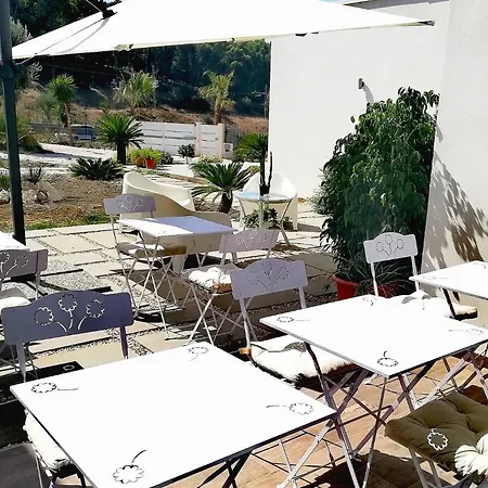 Sorahnia - Design House Bed & Breakfast 4*